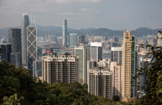 香港每年移民人數(shù)是多少（香港去年凈移出人口3.98萬(wàn)）